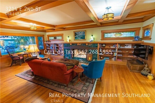 Building Photo - 4 BEDROOM 3 1/2 BATH ESTATE SITUATED IN PR...