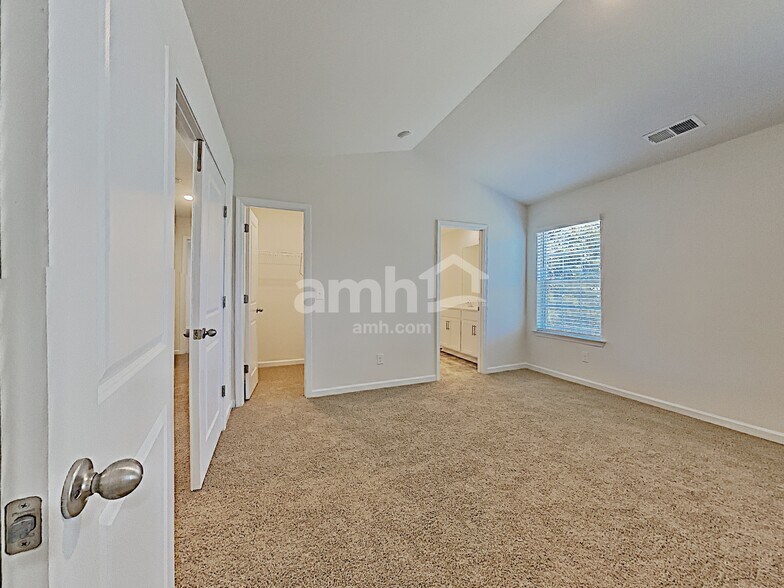 Building Photo - 5004 Jamie Sloop Ln