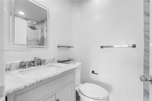 Building Photo - 14308 SW 120th Ct