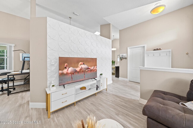 Building Photo - 2631 Canterbury Cir