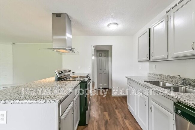 Building Photo - 14634 Dartwood Dr