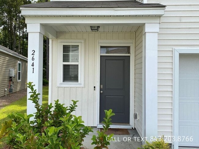 Building Photo - 2641 Alamanda Dr