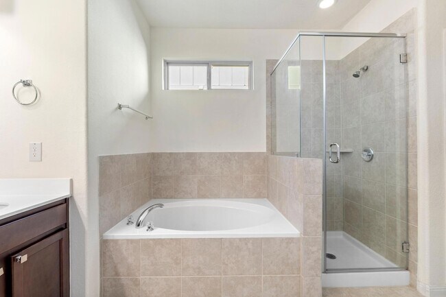 Building Photo - 405 Little Draw Ln