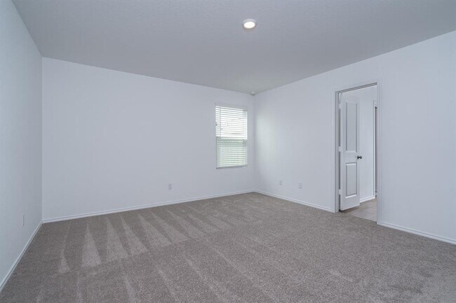Building Photo - 716 Commander Abbott Dr