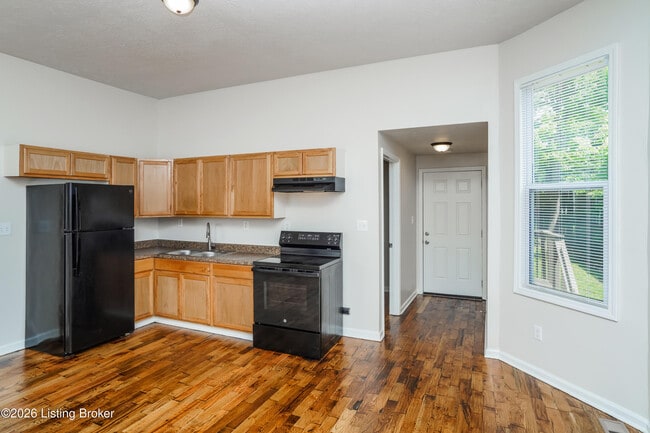 Building Photo - 3819 River Park Dr