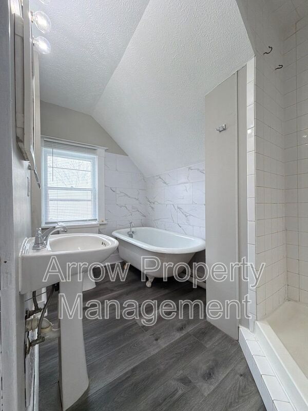 Building Photo - 2840 Starr St