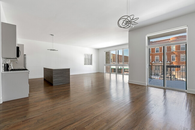 Building Photo - 3655 S Indiana Ave