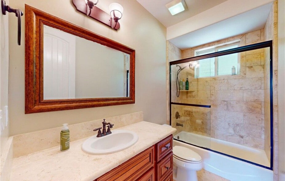 2nd bathroom - 5595 Tanbark Ct