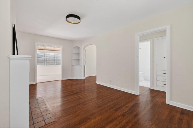 Building Photo - 236 Greymon Dr