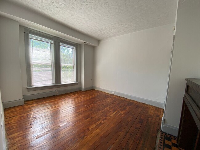 Building Photo - Dennison Ave 877 NCR