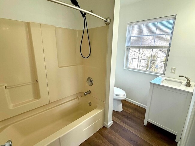 Building Photo - 1309 Matthews Ave