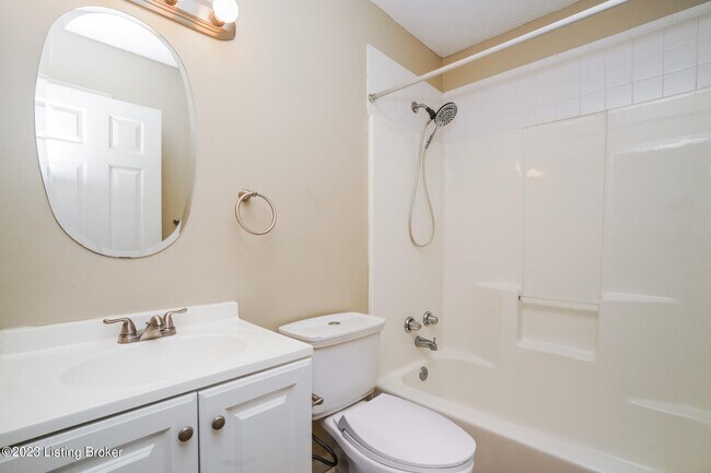 Building Photo - 10710 Hickory Cove Ct