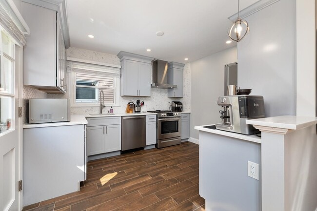 Building Photo - 47 Blondel Dr