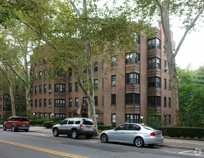 160 E Hartsdale Ave. - 160 E Hartsdale Ave