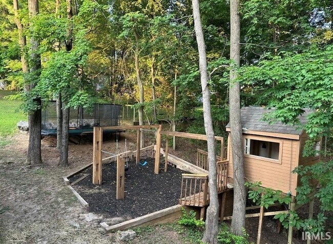 Building Photo - 2206 E Autumn Dr