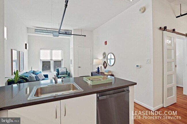 Building Photo - 1300 N Street NW-#106