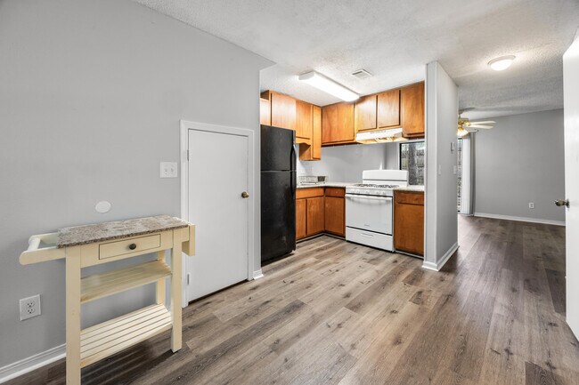 Building Photo - 205 Marquette St