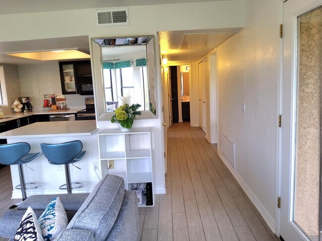 Building Photo - 7255 E Snyder Rd