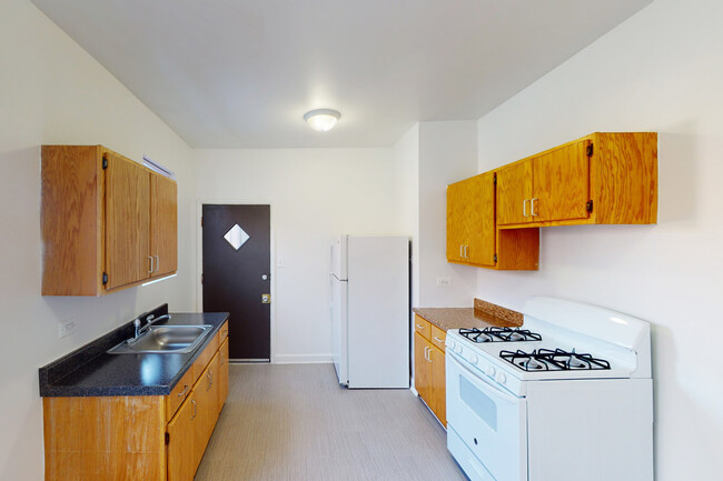 Kitchen - 5415 S. Woodlawn Avenue