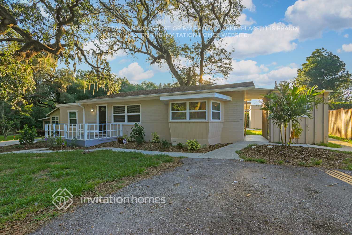 Building Photo - 411 Seffner Valrico Rd