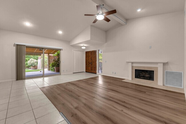 Building Photo - 74558 Monteverde Way