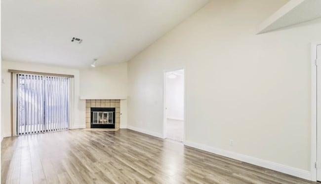 Building Photo - 317 Yardarm Way