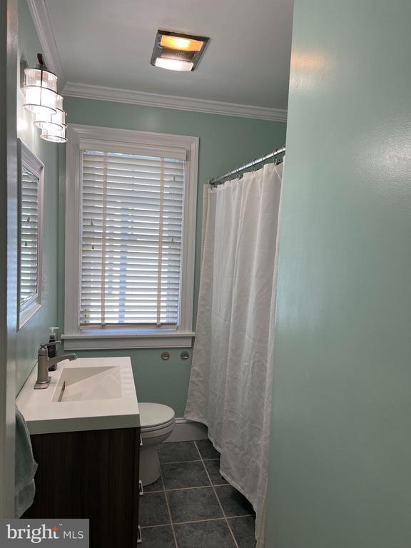 Building Photo - 1502 Greycourt Ave