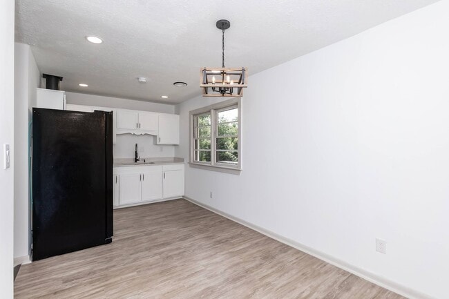 Building Photo - Spacious 4-Bedroom Rental – 10 Minutes from Fort Bragg & local amenities!