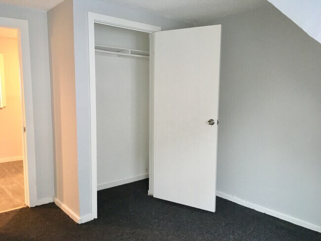 Building Photo - 70 Admiral St