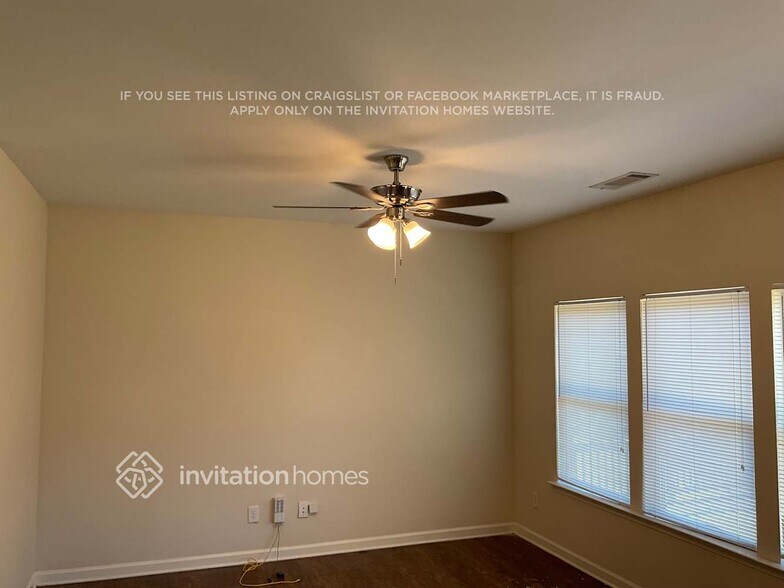 Building Photo - 319 Village Broad St