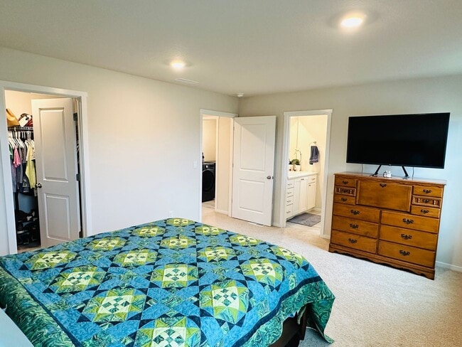 Building Photo - Beautiful Nearly New Ridgefield Home