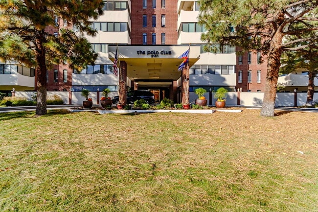 Building Photo - Three Bed / Two bath at the Cherry Creek P...