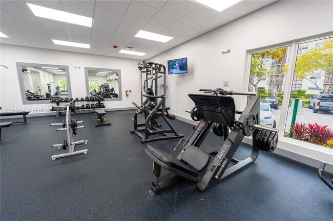 Building Photo - 17011 N Bay Rd