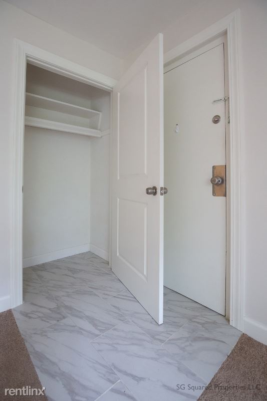 Building Photo - 803 Plate St