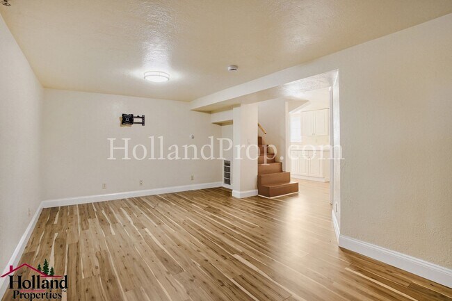 Building Photo - Charming 3-Bedroom Home in Highly Walkable Milwaukie Neighborhood!