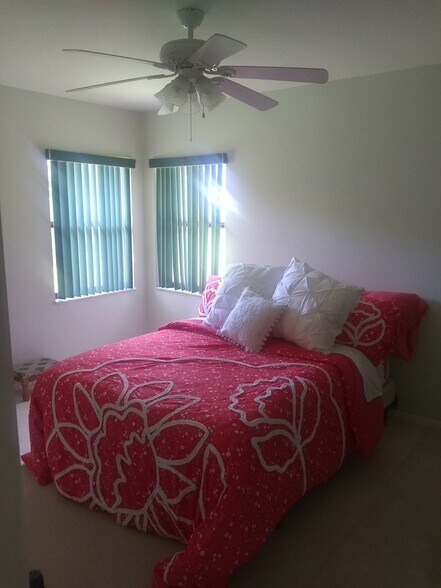 Bedroom #2 full bed - 147 Filbert St