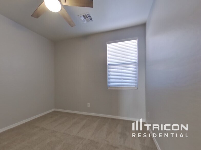 Building Photo - 17220 W Lundberg St