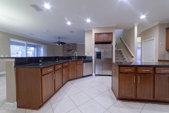 Building Photo - 732 Castledale Ct