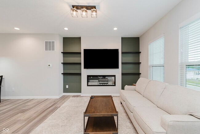 Building Photo - 4321 Barrel Ln