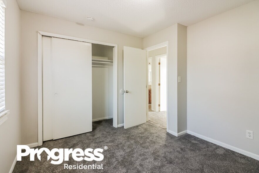 Building Photo - 101 E Pacific Dr