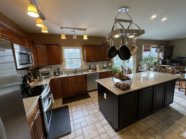 Building Photo - 6108 N Willow Pond Dr
