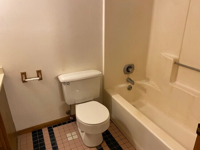 bathroom - 1010 17th St SW