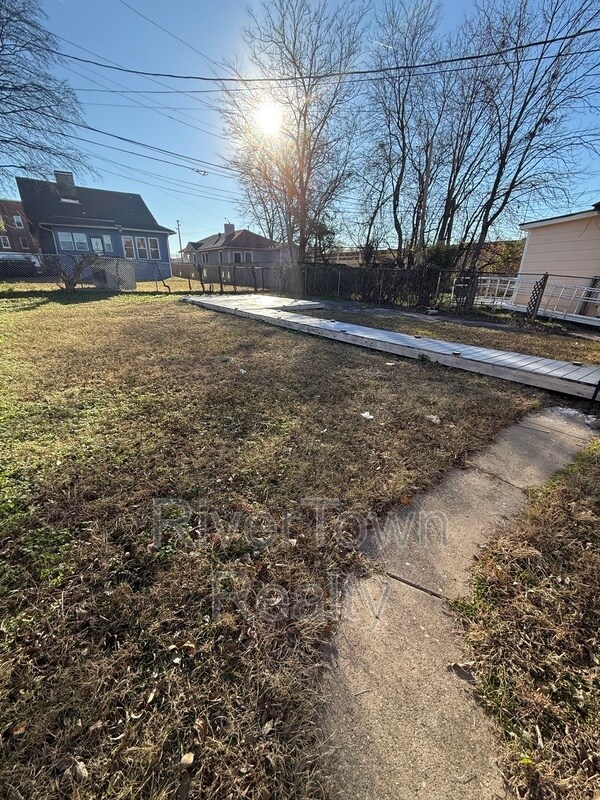 Building Photo - 1169 Tutwiler Ave