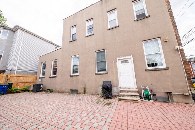 Building Photo - 4012 Liberty Ave