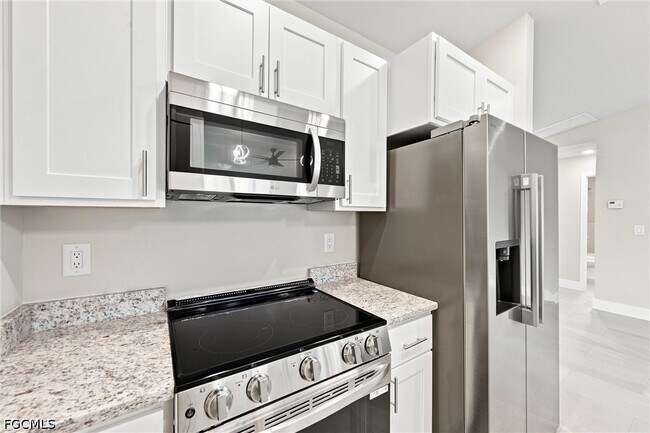 Building Photo - 736-738 Gilbert Ave S