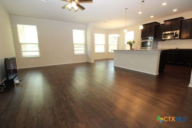 Building Photo - 1202 Stonewall Ridge