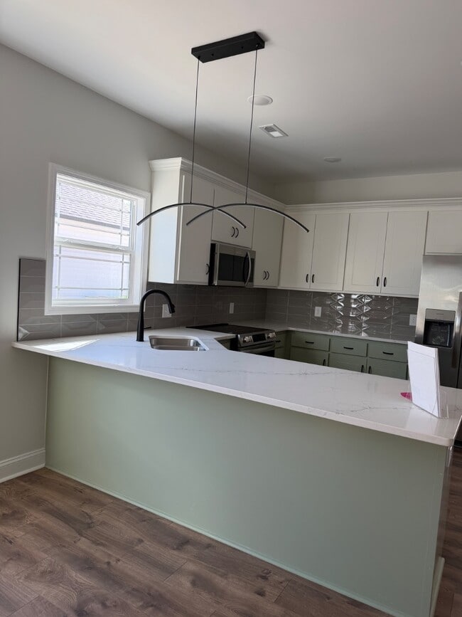 Building Photo - 2523 Jones St