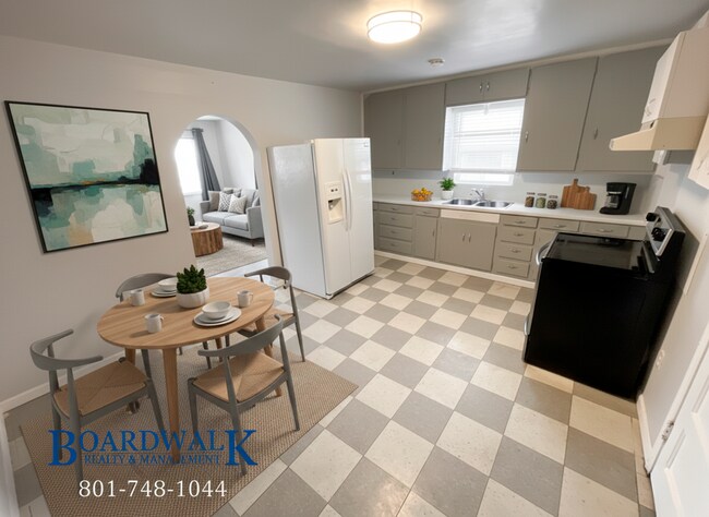 Building Photo - 1748 S Main St