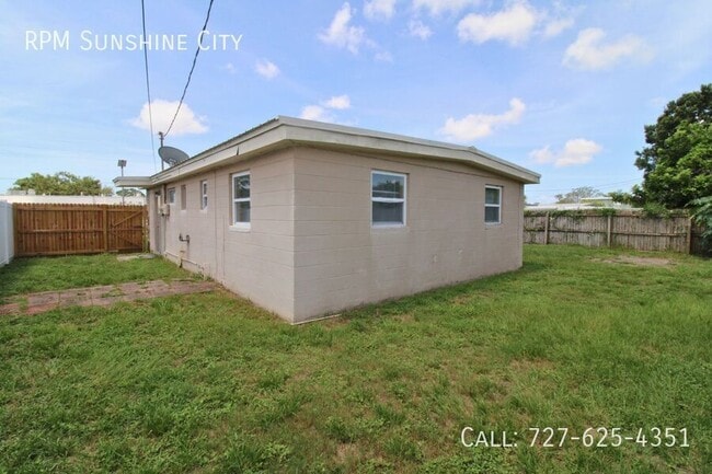 Building Photo - 8233 Portulaca Ave
