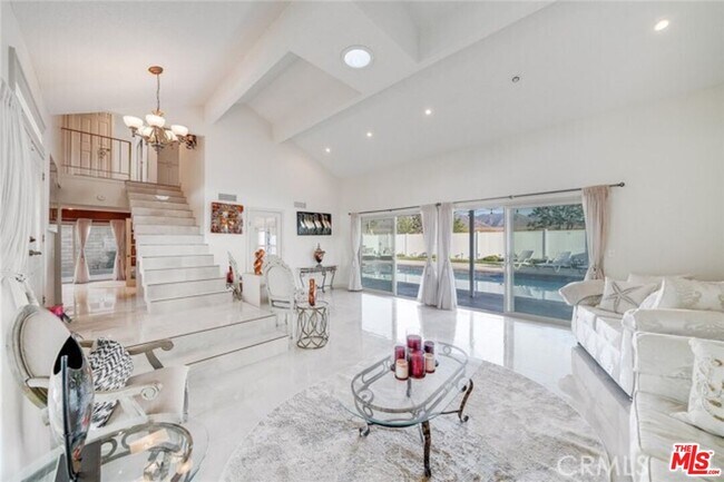 Building Photo - 15616 Rosehaven Ln